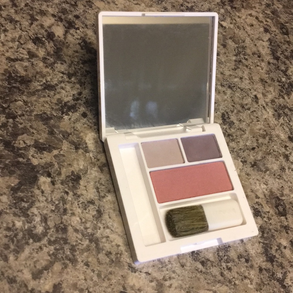 FREE WITH CLOTHING PURCHASE! CLINIQUE DUO
